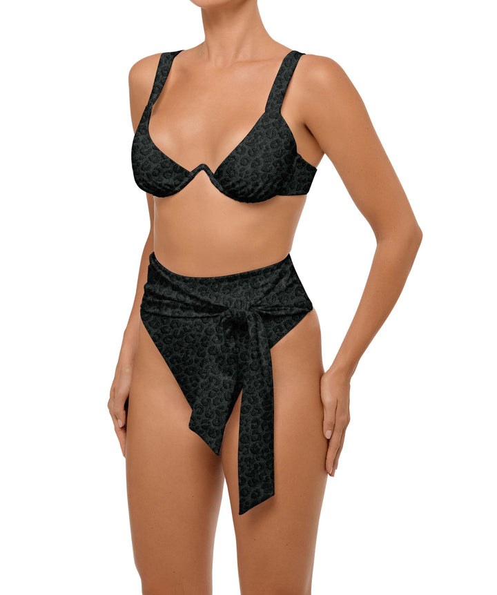 BSWS-T106 V-Wire Open Neckline Underwire Top