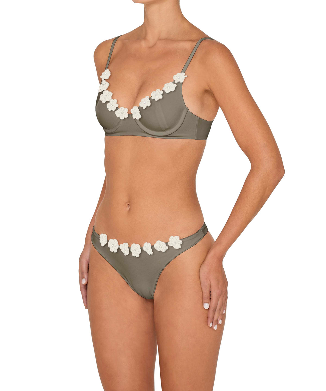BSWS-B147 Classic Seamless Bottom With Flower Crochet